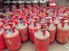 एलपीजी सिलेंडर पर लगता है कितना टैक्स, हट जाए तो मिलेगी कितनी राहत