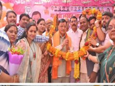 उद्योग मंत्री श्री देवांगन के जन्मदिन पर बधाई देने कार्यकर्ताओं एवं आम नागरिकों का उमड़ा हुजूम, जगह-जगह अभिनंदन एवं स्वागत