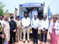 राज्यपाल श्री रमेन डेका ने बेहराखार में पीएम जनमन अंतर्गत संचालित मोबाइल मेडिकल यूनिट का किया अवलोकन