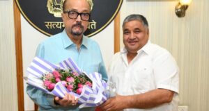 राज्यपाल श्री रमेन डेका से पर्यटन मंत्री श्री अग्रवाल ने की मुलाकात