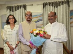 राज्यपाल श्री रमेन डेका ने किया लोकसभा अध्यक्ष श्री बिड़ला का आत्मीय स्वागत
