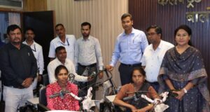 तीन दिव्यांगजनों की राह हुई आसान, मिली ट्राईसिकल बोले ‘धन्यवाद विष्णु भैया’