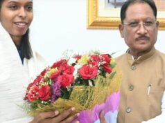 एशियन गेम्स की स्वर्ण पदक विजेता टीम की संजू देवी को मुख्यमंत्री श्री विष्णु देव साय ने 51 लाख रुपए की प्रोत्साहन राशि देने की घोषणा की